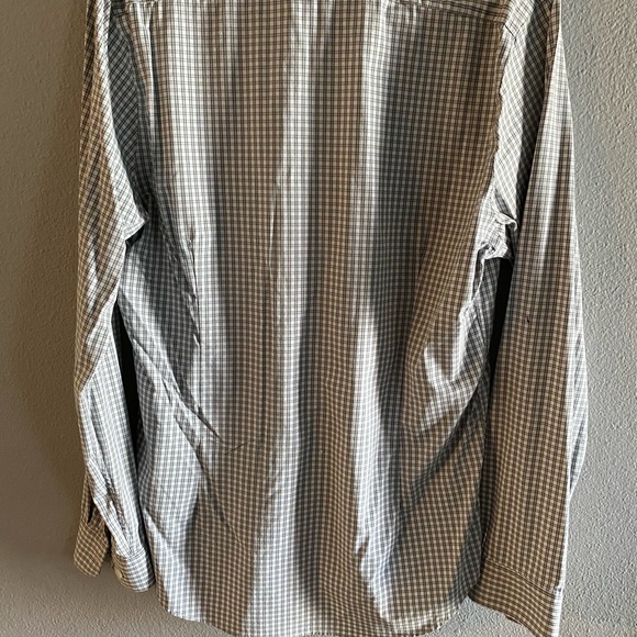 Men’s Express Long Sleeve Botton Down - Picture 3 of 4